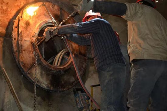 大修進(jìn)行時，這里有一群可愛的重山人.......